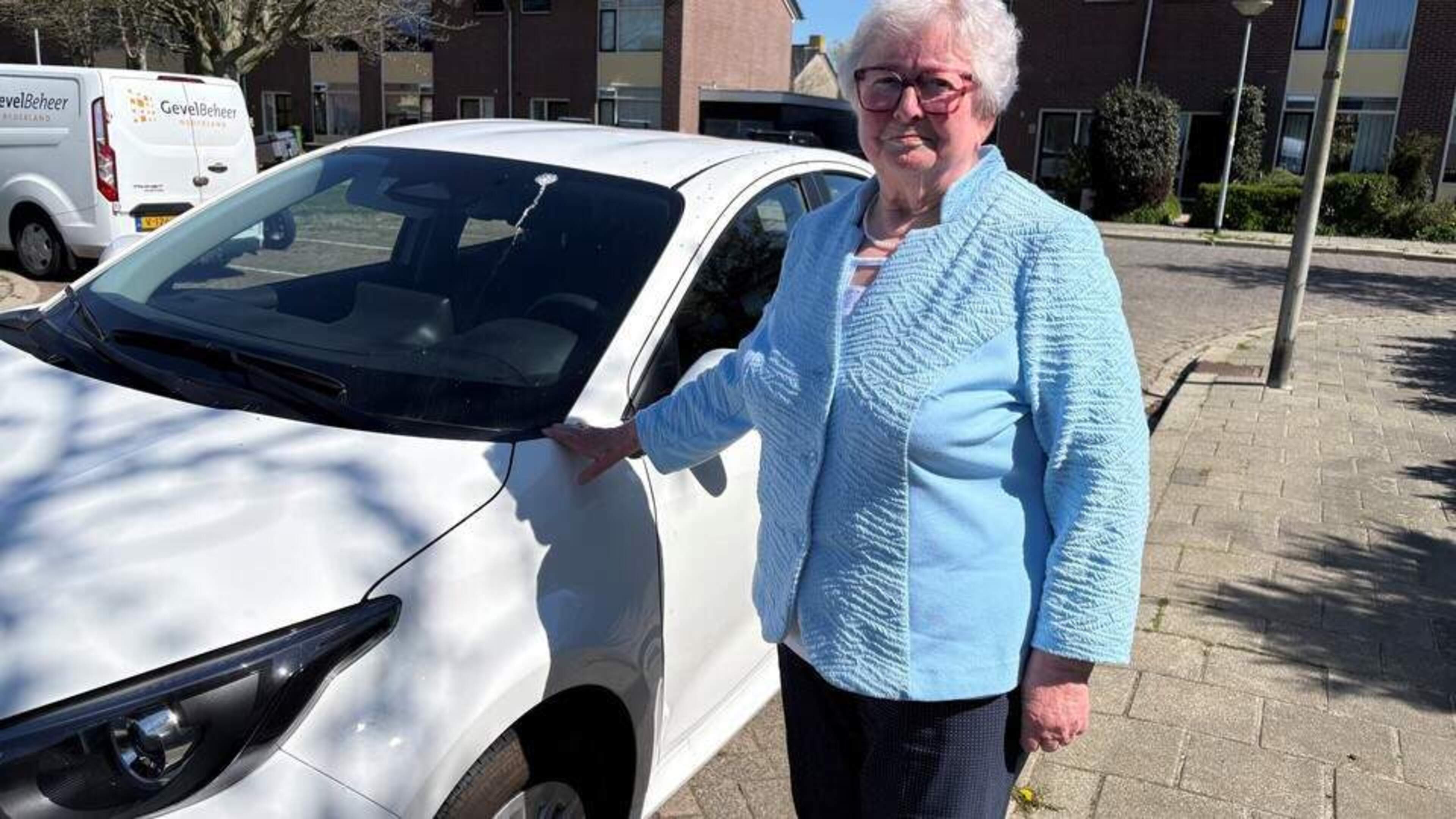 Els (81) raakt rijbewijs kwijt door misverstand: ’Ik zei dat ik de rem niet kon vinden’